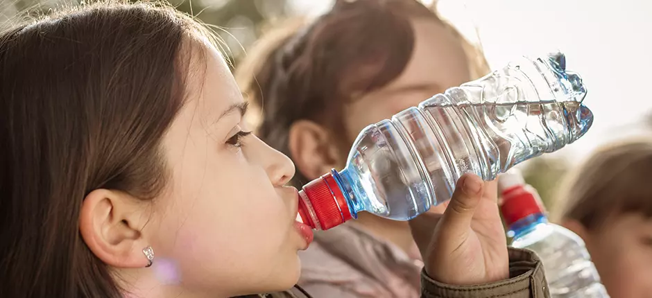 Por qué los bebés no pueden beber agua?- TodoPapás
